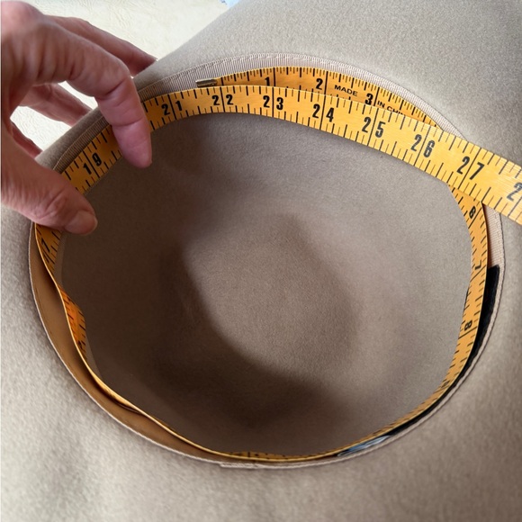 Goorin Bros. Light Tan Felted Wool Ladies Hat, Leather Band, Medium - Picture 11 of 12